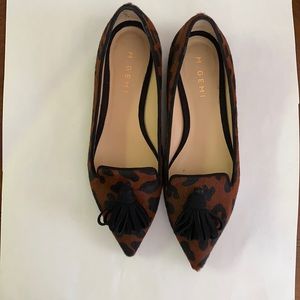 Pointed toe flats